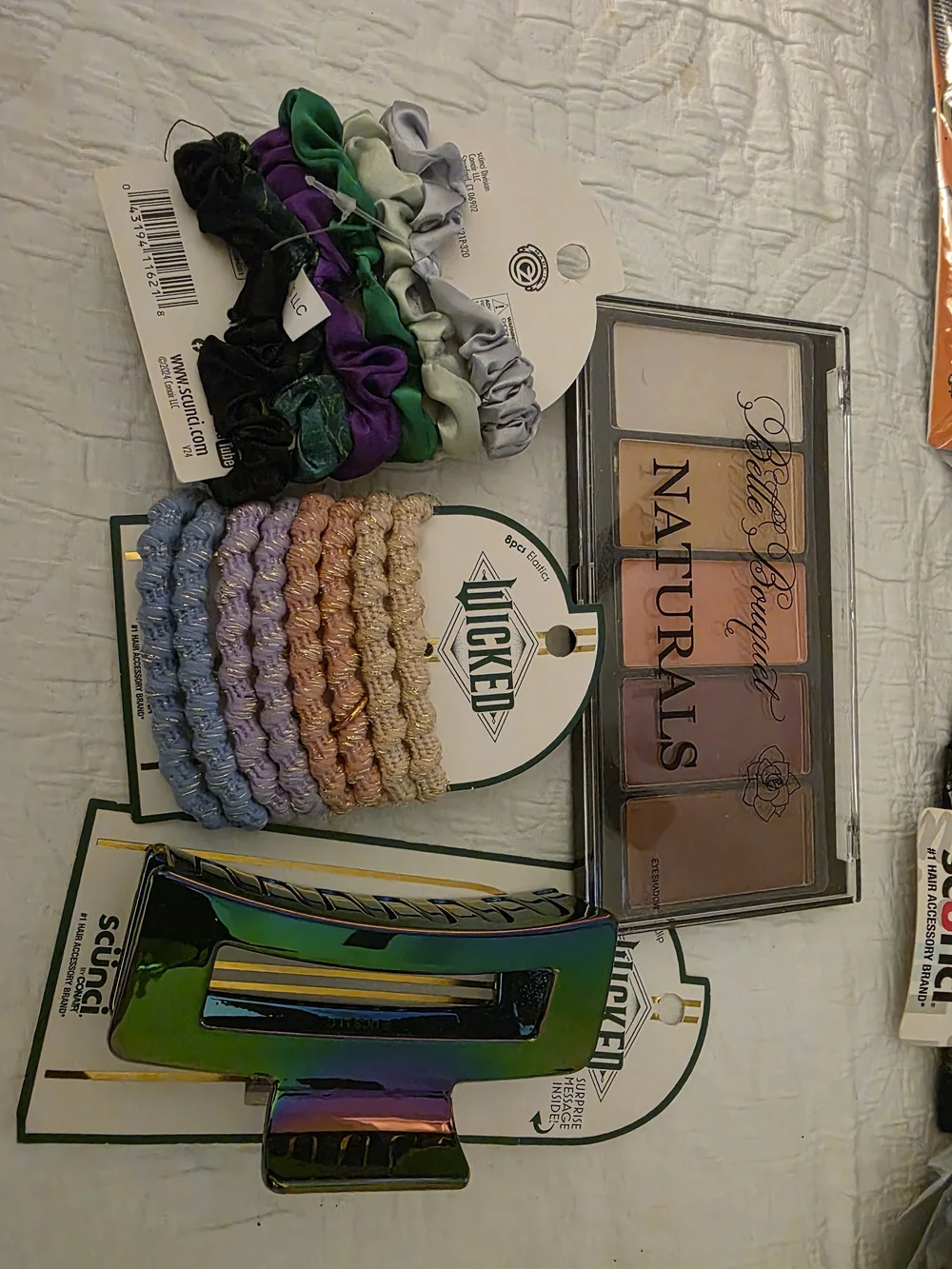 12 WICKED ACCESSORIES scunci Iridescent Green and Gold Hair Clip & Accessory Set